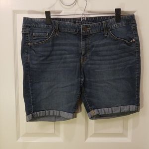 Size 16 Mossimo Jean Bermudas